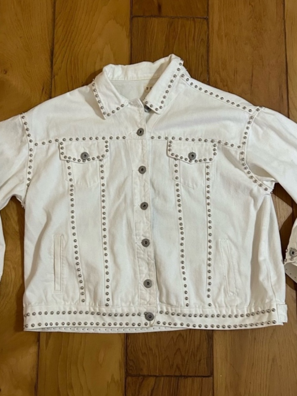 Women's Western Washed Denim Studded Trucker Jacket in Blanc sz M EUC  $129R - Picture 7 of 10